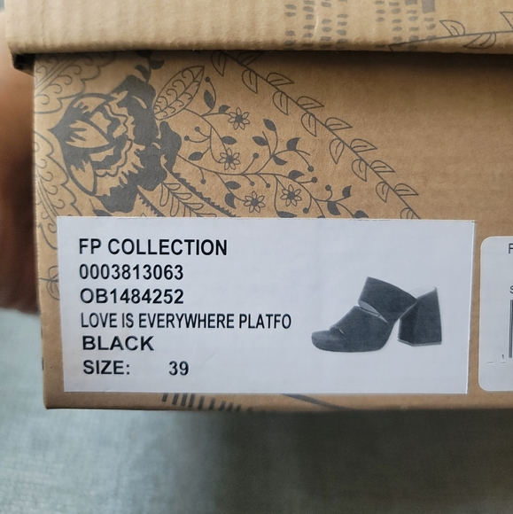 NEW FREE PEOPLE SUEDE BLACK PLATFORM 'Love Is Everywhere' - Picture 9 of 11